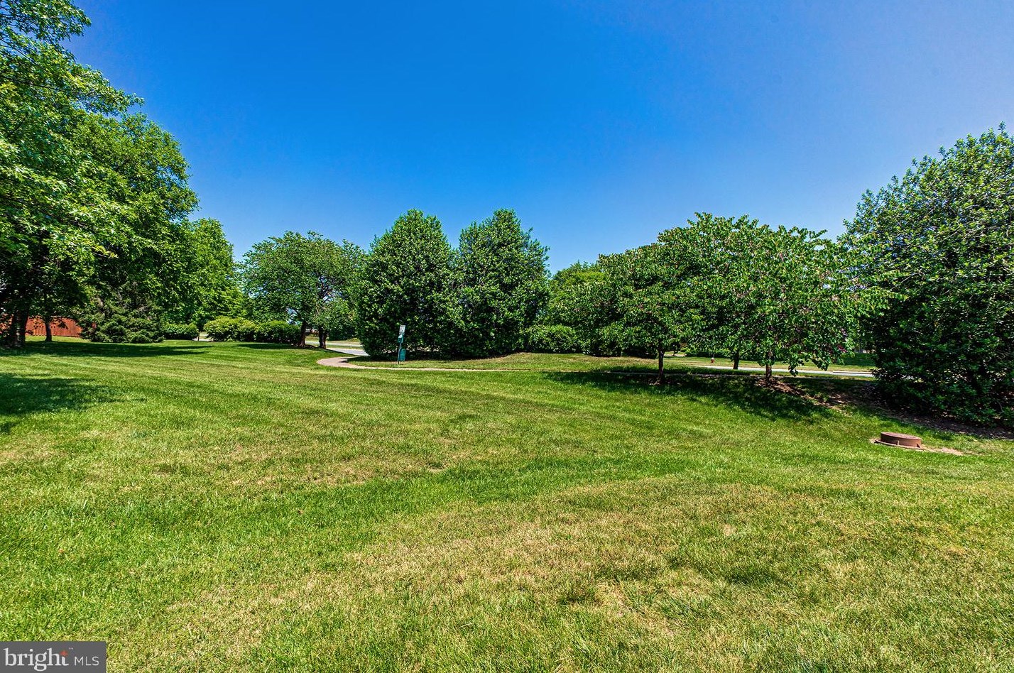 43322 Railstop Ter, Ashburn VA 20147-5331 exterior