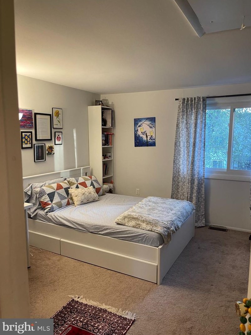 123 Willow Pl, Dulles VA 20164-1626 exterior