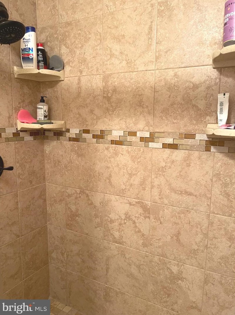 123 Willow Pl, Dulles VA 20164-1626 exterior