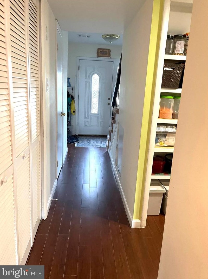 123 Willow Pl, Dulles VA 20164-1626 exterior