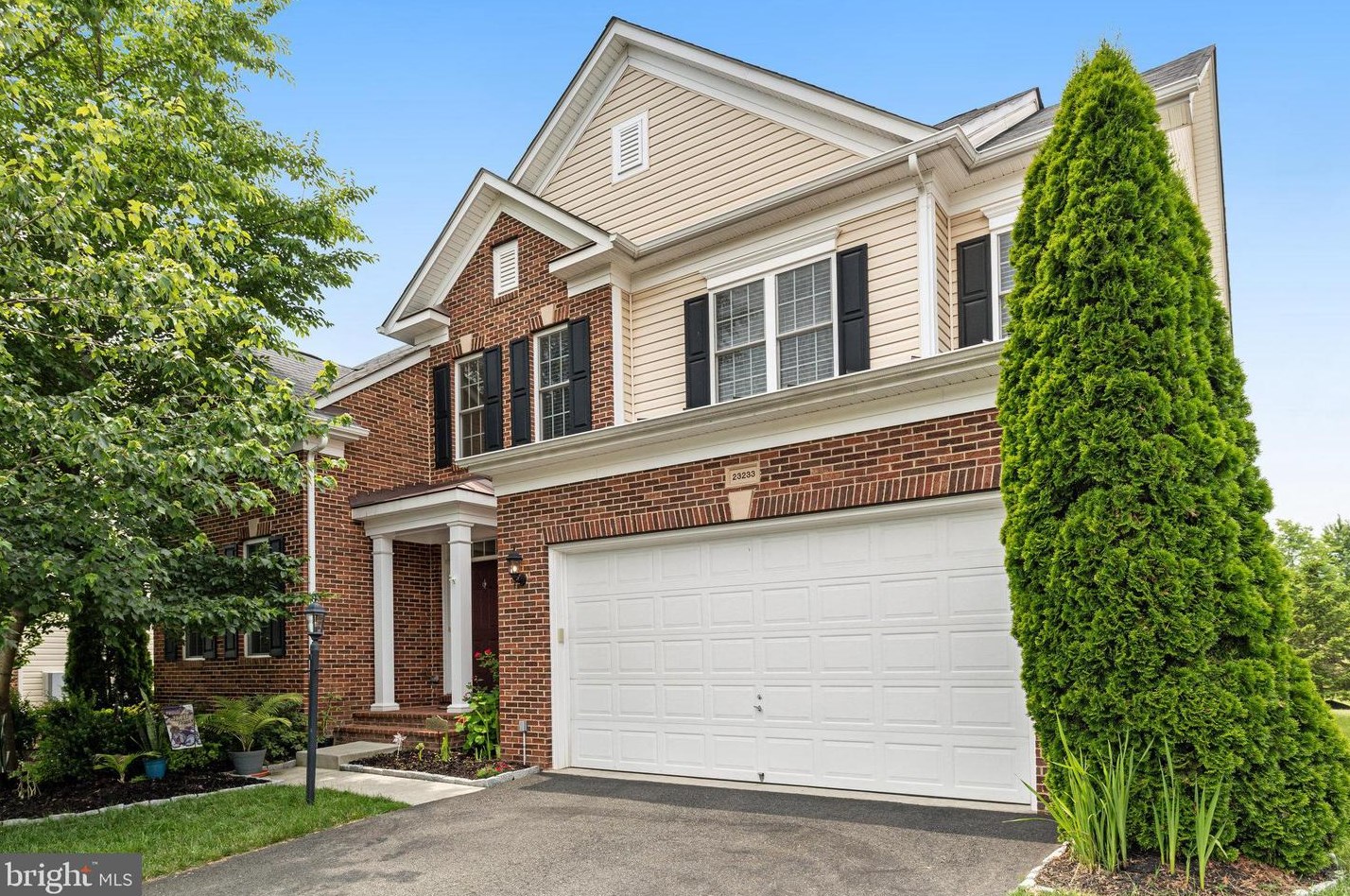 23233 Fallen Hills Dr, Ashburn, VA 20148