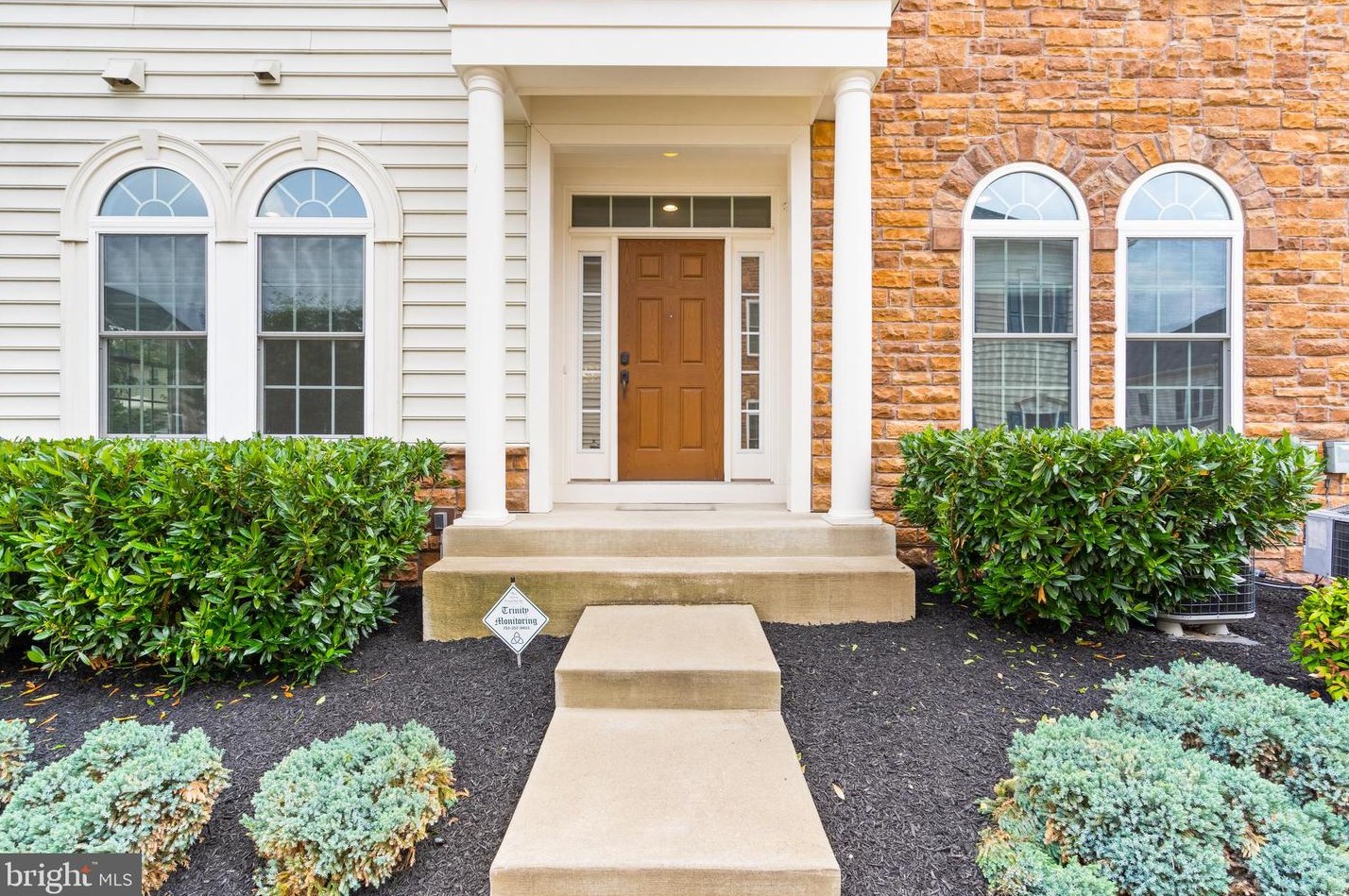 25087 Balcombe Ter, Fairfax, VA 20152-5947