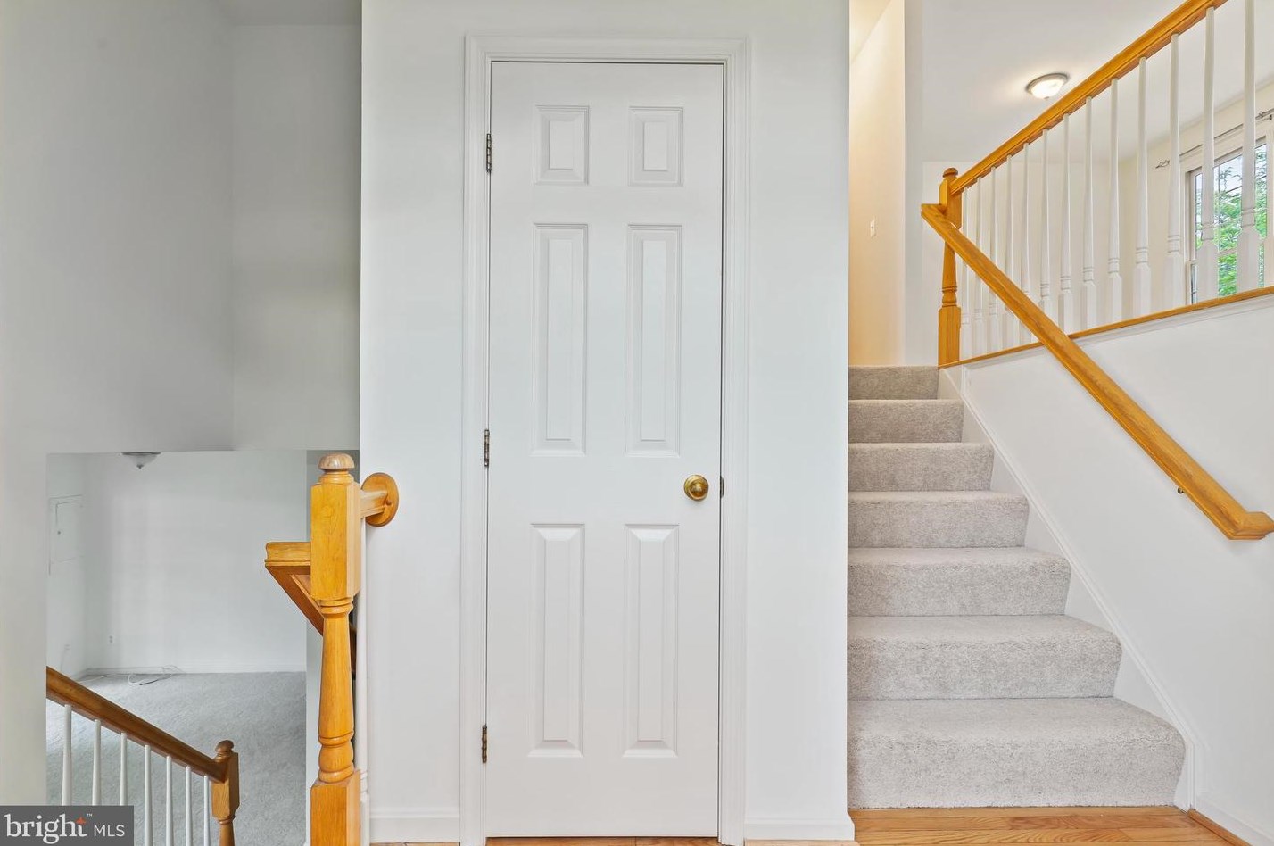 25563 Gwynneth Sq, Fairfax, VA 20152-5320