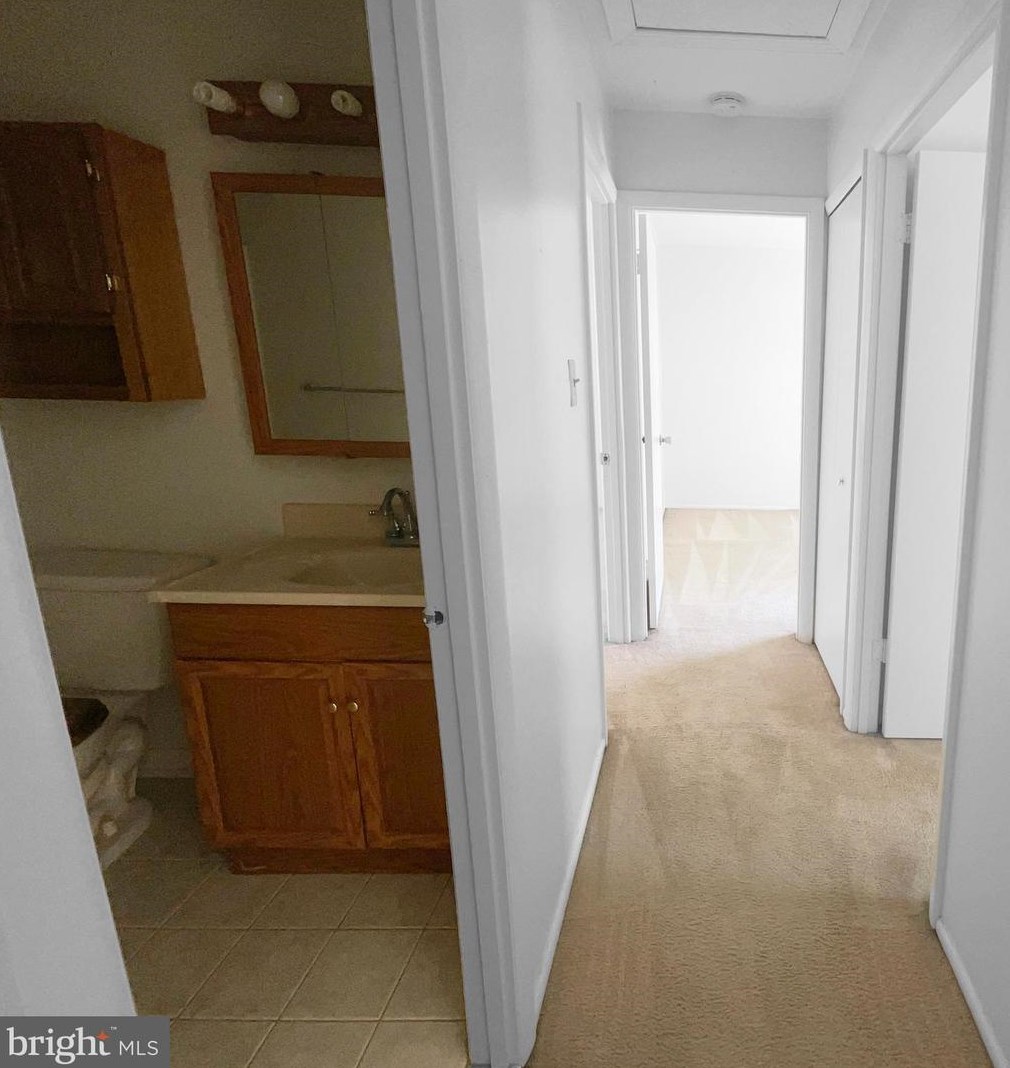 894 Holborn Ct, Dulles VA  20164-4801 exterior