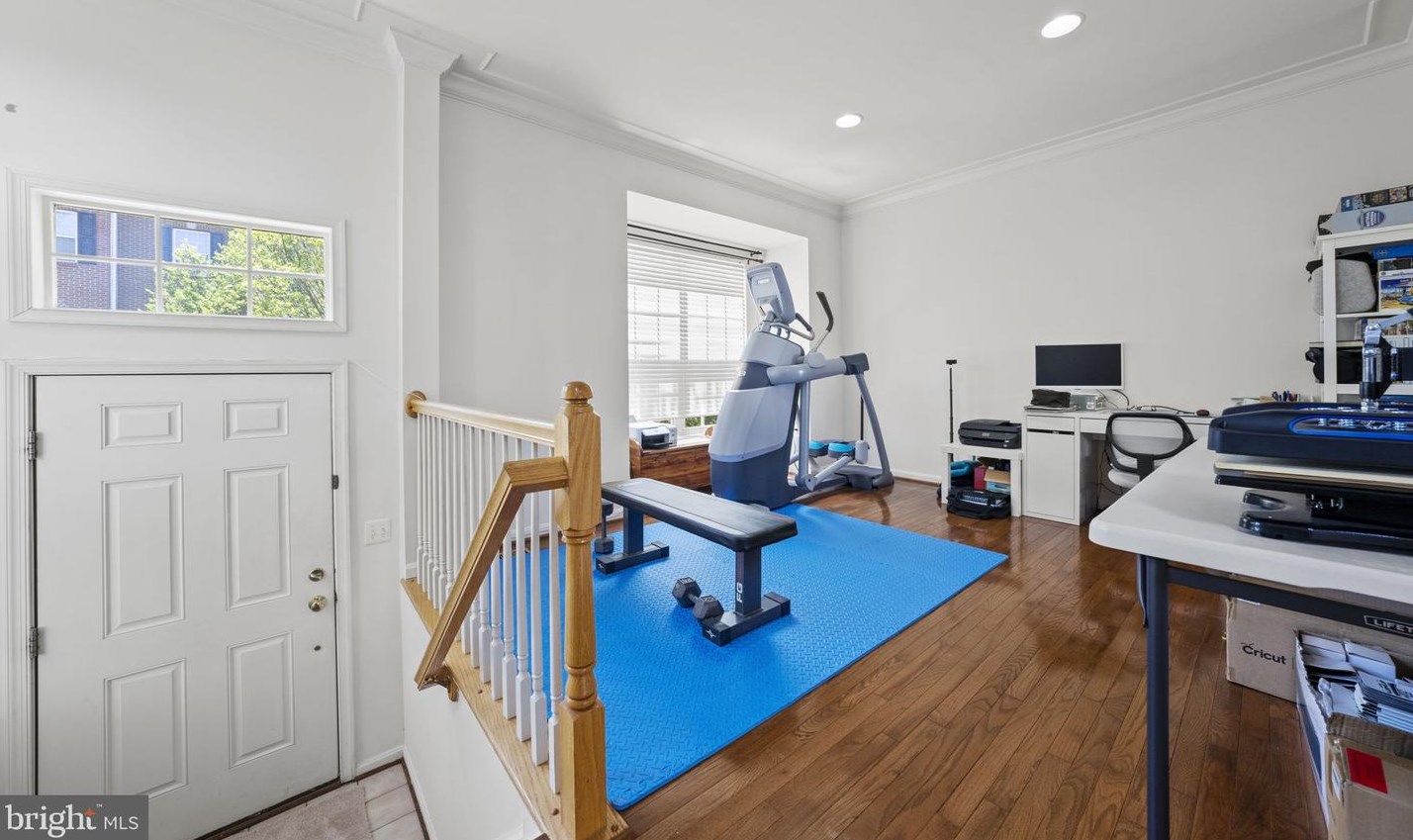 20856 Quay Ln, Dulles, VA 20165-8747