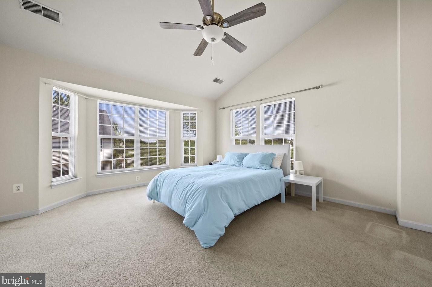 20856 Quay Ln, Dulles VA 20165-8739 exterior