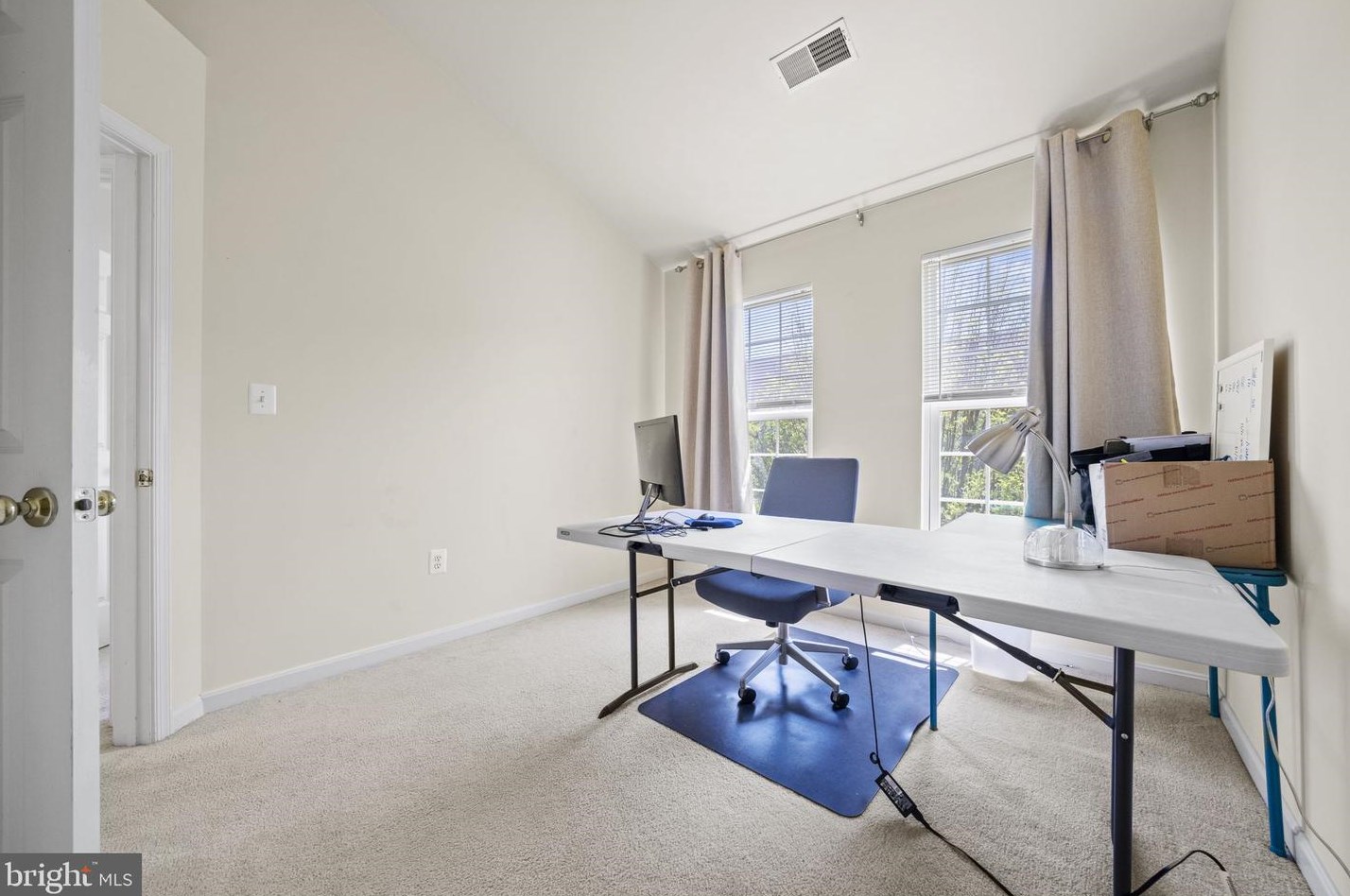 20856 Quay Ln, Dulles VA 20165-8739 exterior