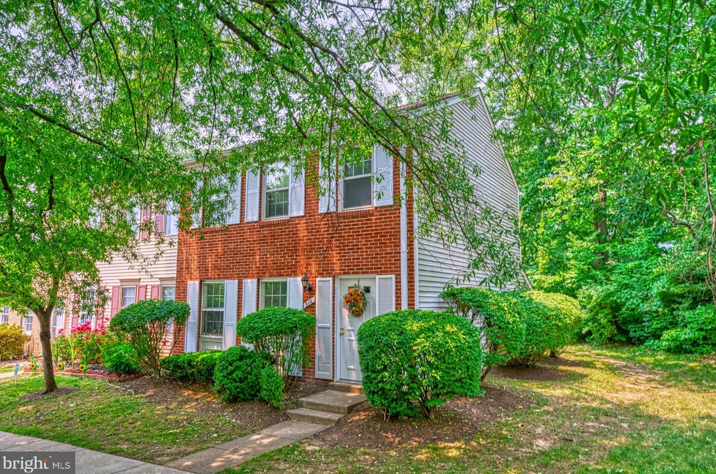 910 Holborn Ct, Dulles, VA 20164-4801