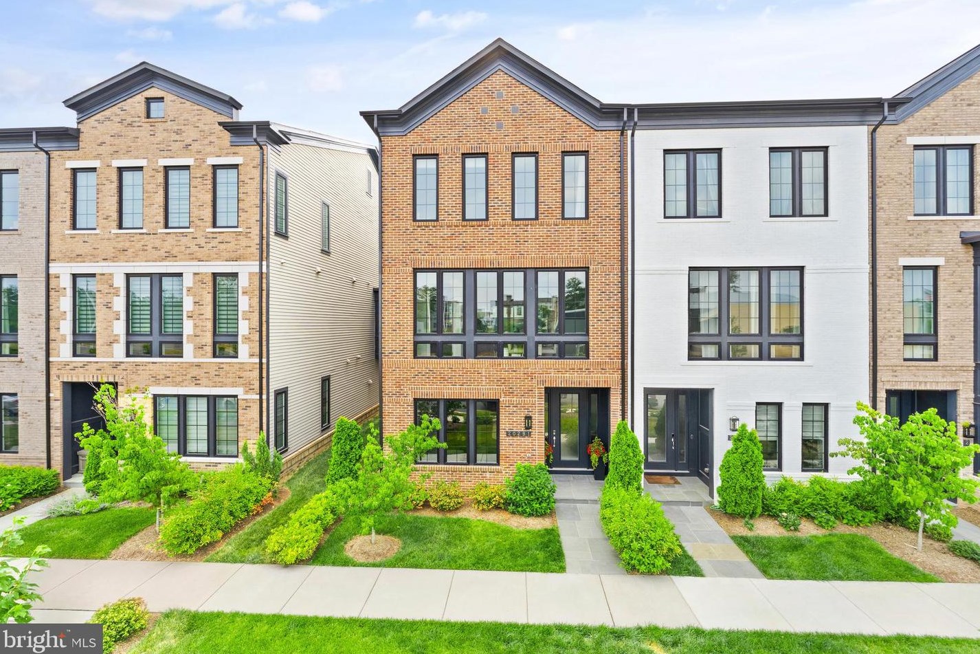 20291 Savin Hill Dr, Ashburn, VA 20147