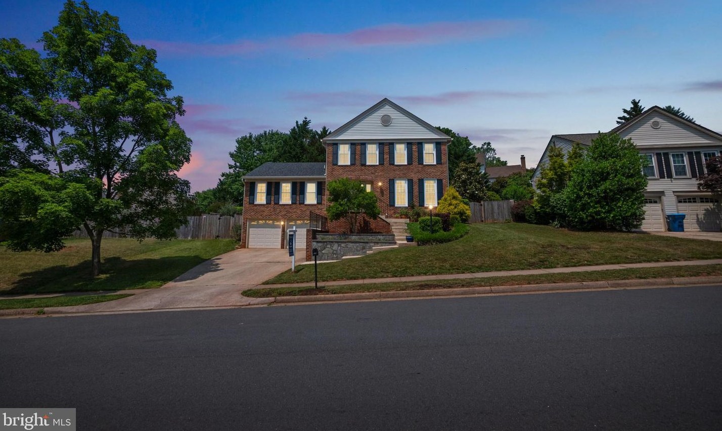 119 Country Rd, Dulles, VA 20165