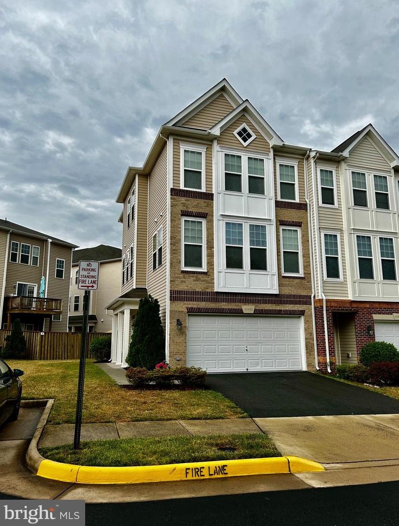 43453 Rickenbacker Square, Ashburn, VA 20147