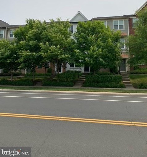 43915 Eastgate View Dr, Fairfax, VA 20152