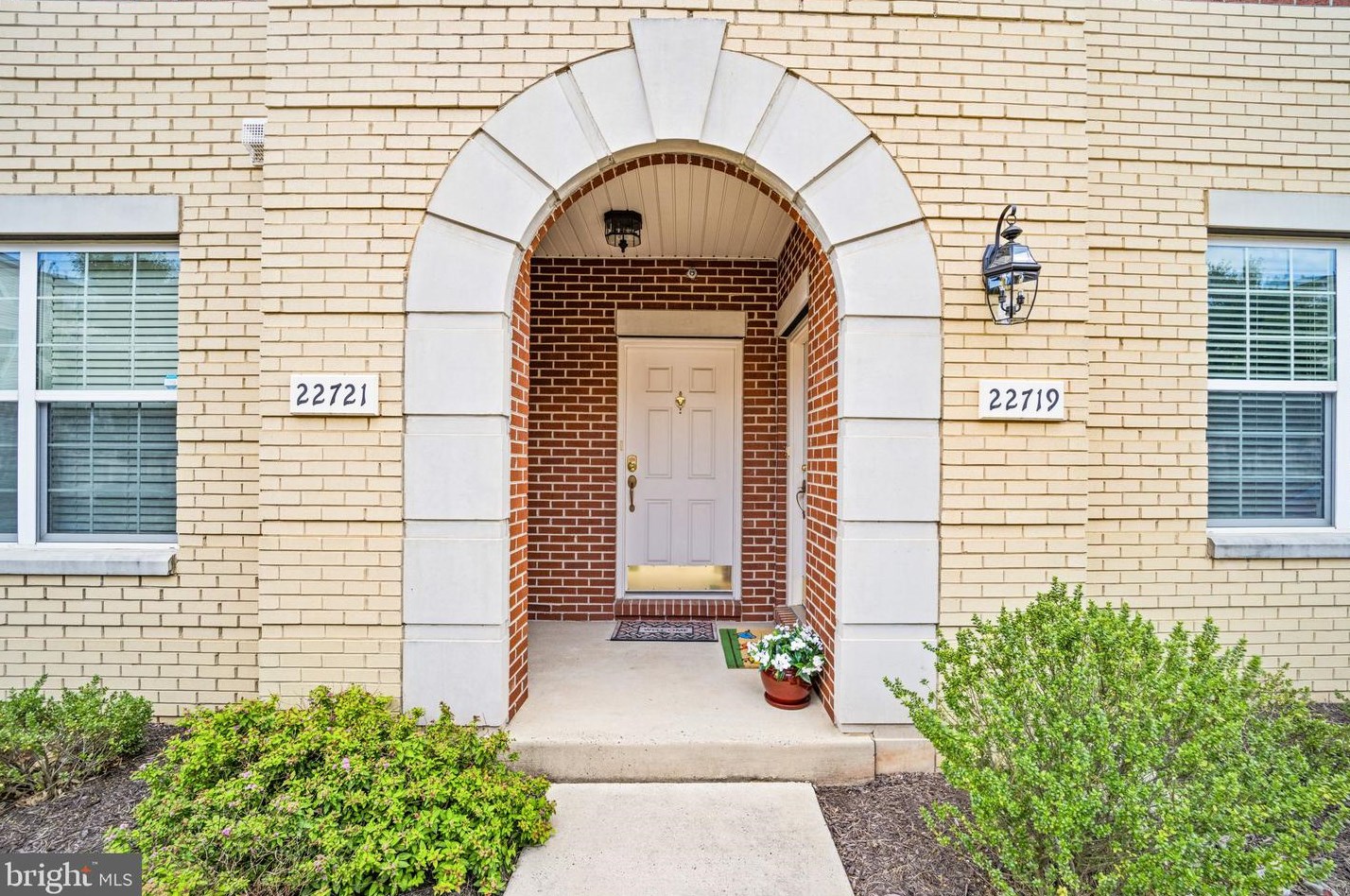 22721 Beacon Crest Ter, Ashburn, VA 20148