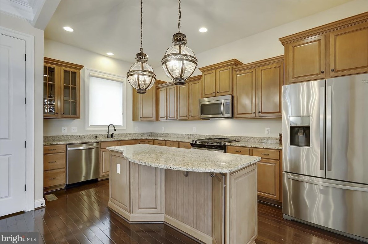 44634 Petersham Dr, Ashburn, VA 20147