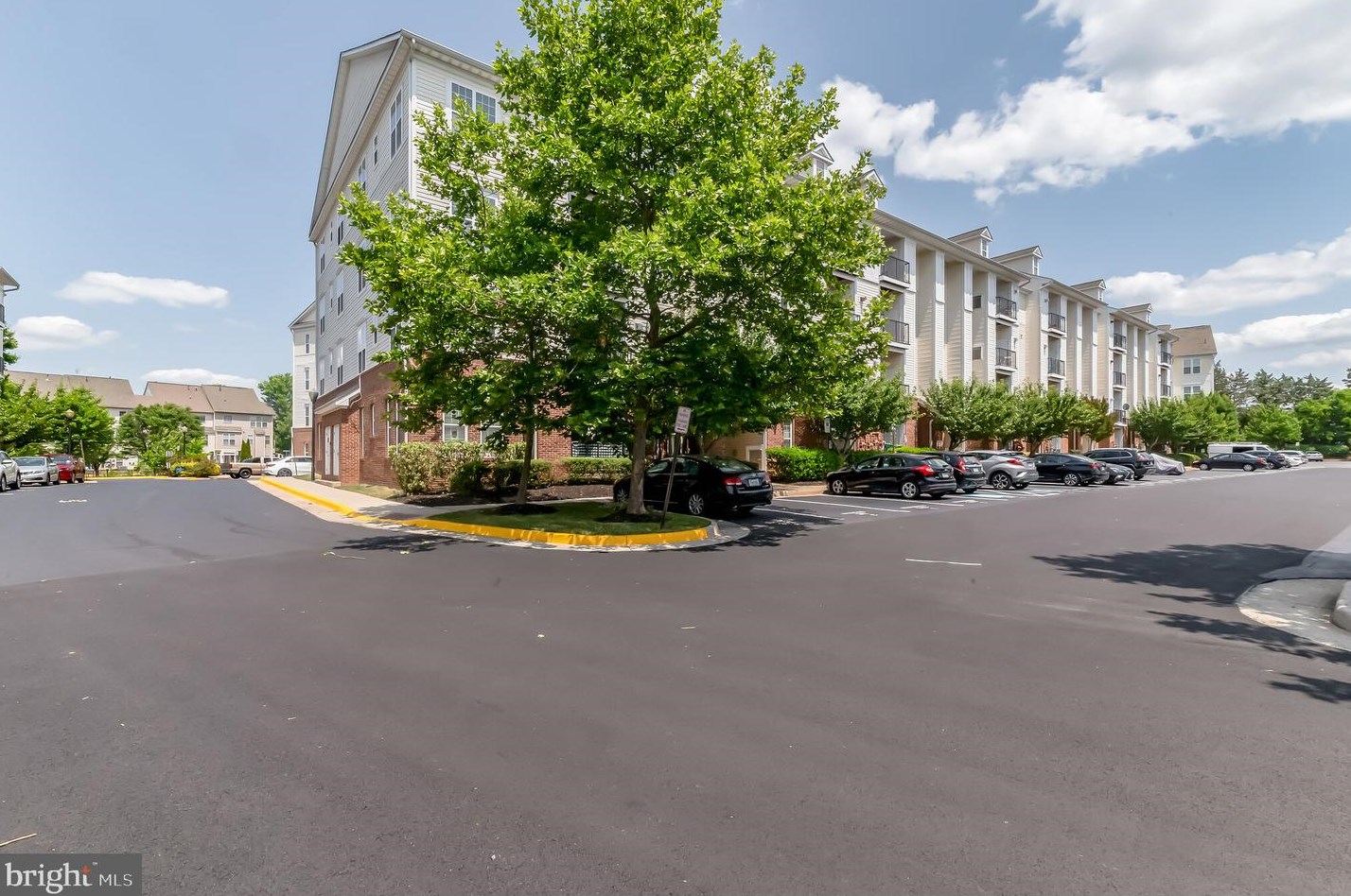21210 Mcfadden Sq #404, Dulles, VA 20165