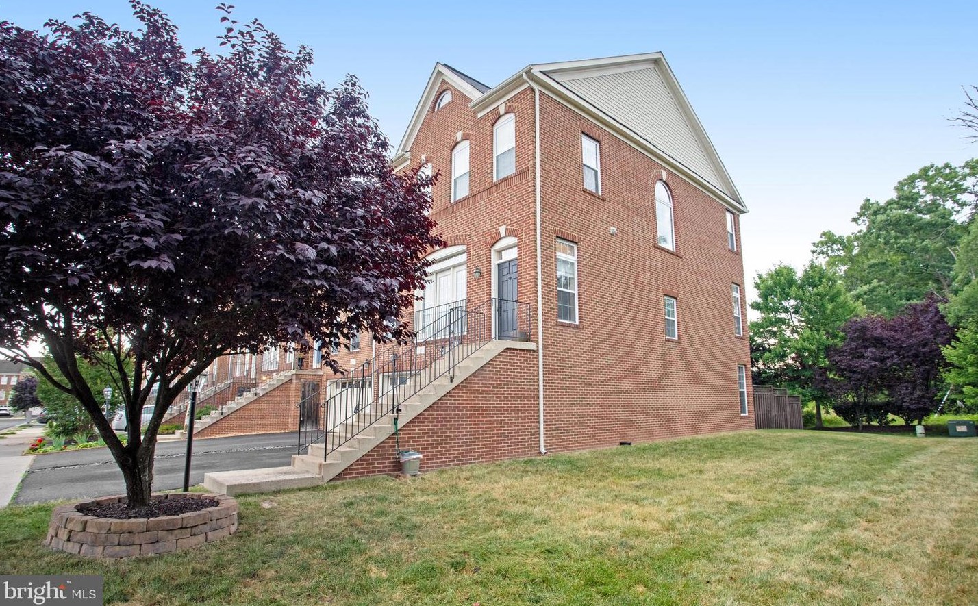 42120 Tanzanite Terrace, Stone Ridge, VA 20105
