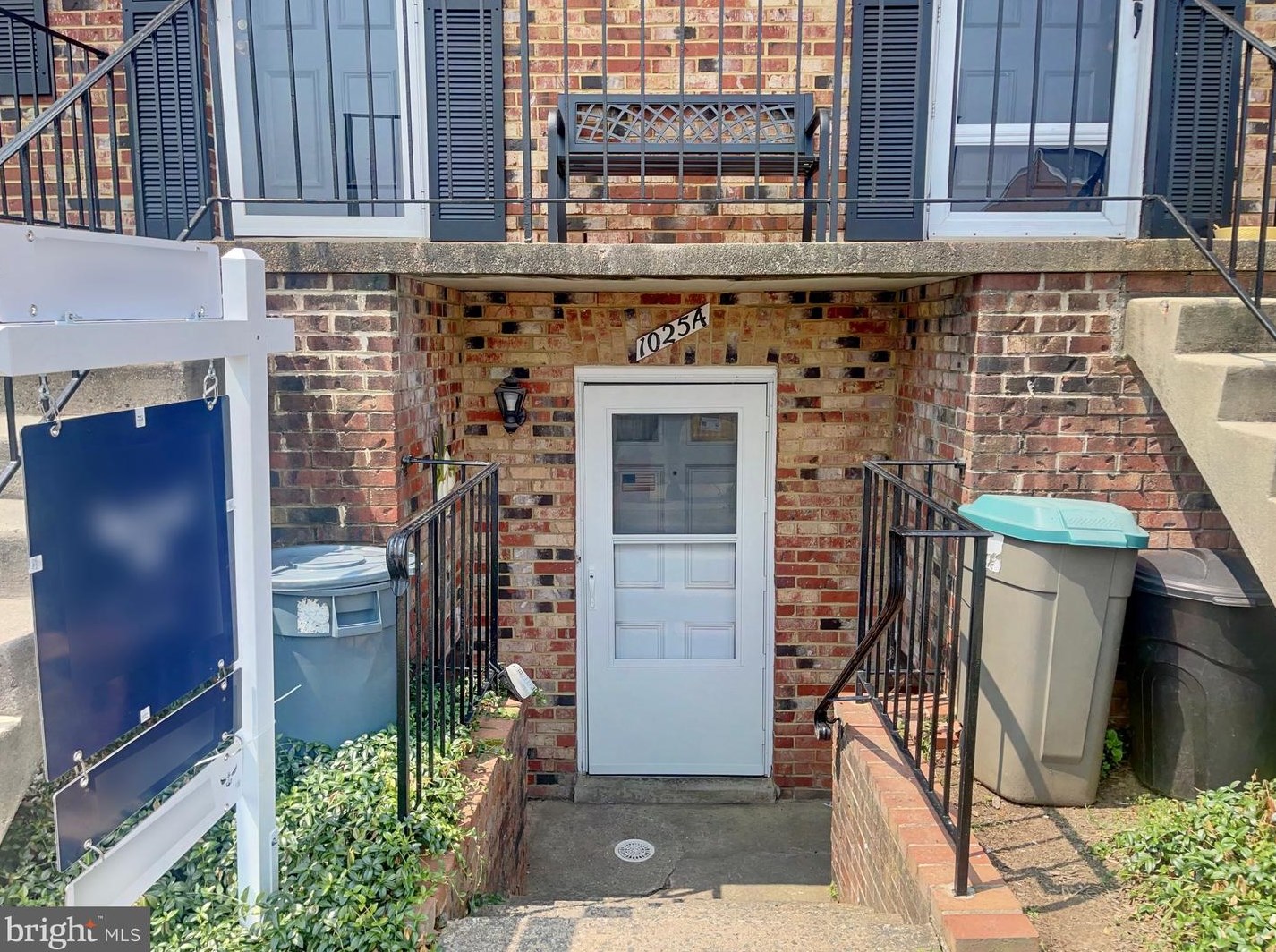 1025 Margate Ct, Dulles, VA 20164-5208
