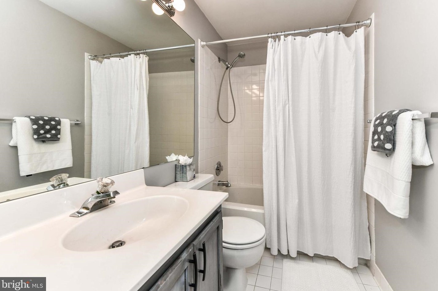 43792 Laburnum Sq, Ashburn VA  20147-5443 exterior