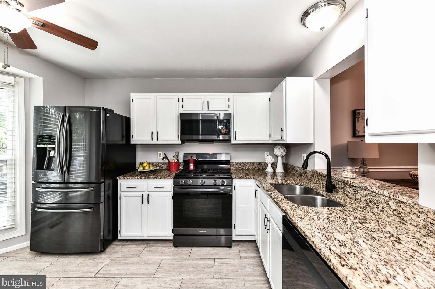 43792 Laburnum Sq, Ashburn VA  20147-5443 exterior