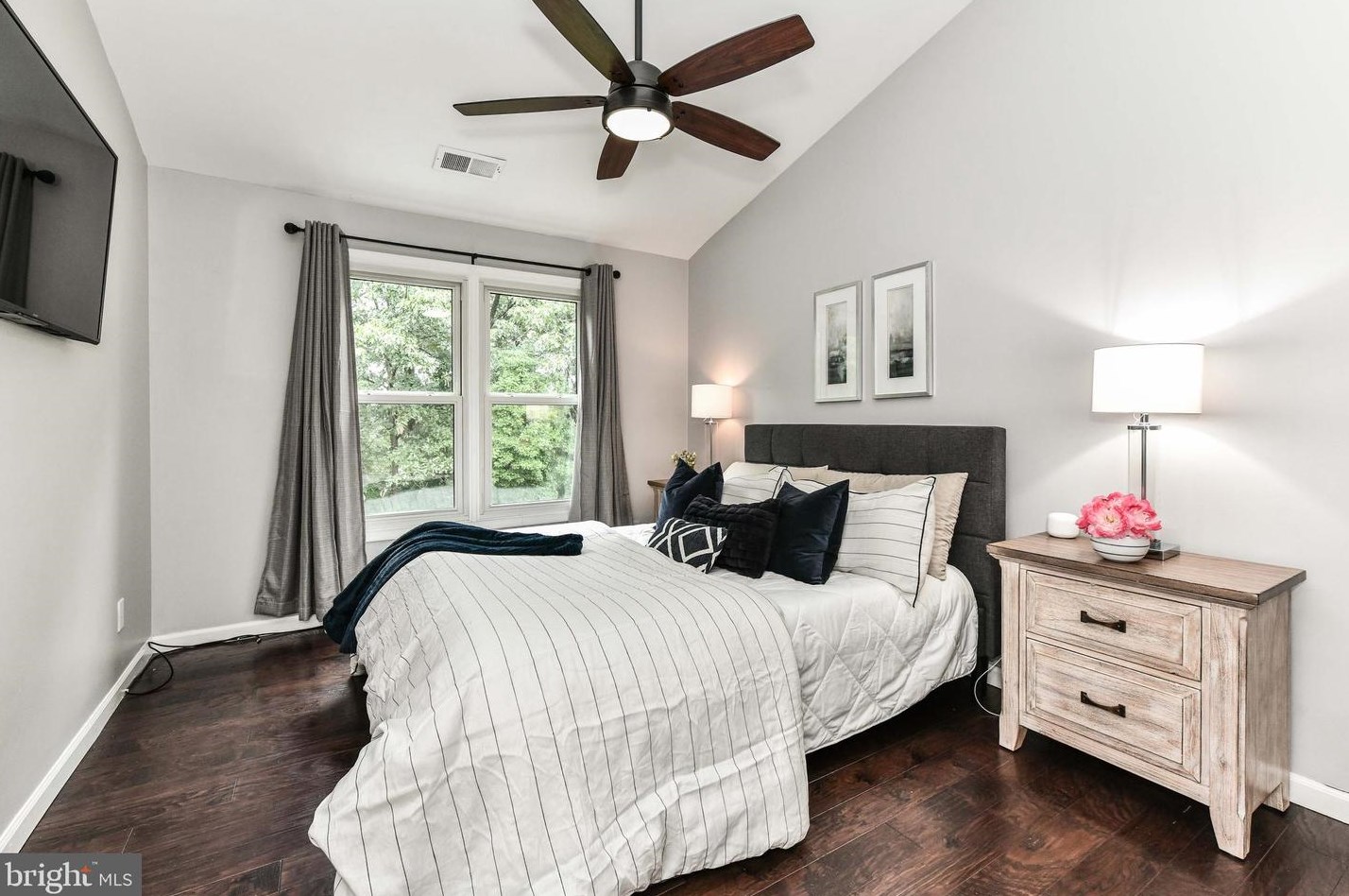 43792 Laburnum Sq, Ashburn VA  20147-5443 exterior