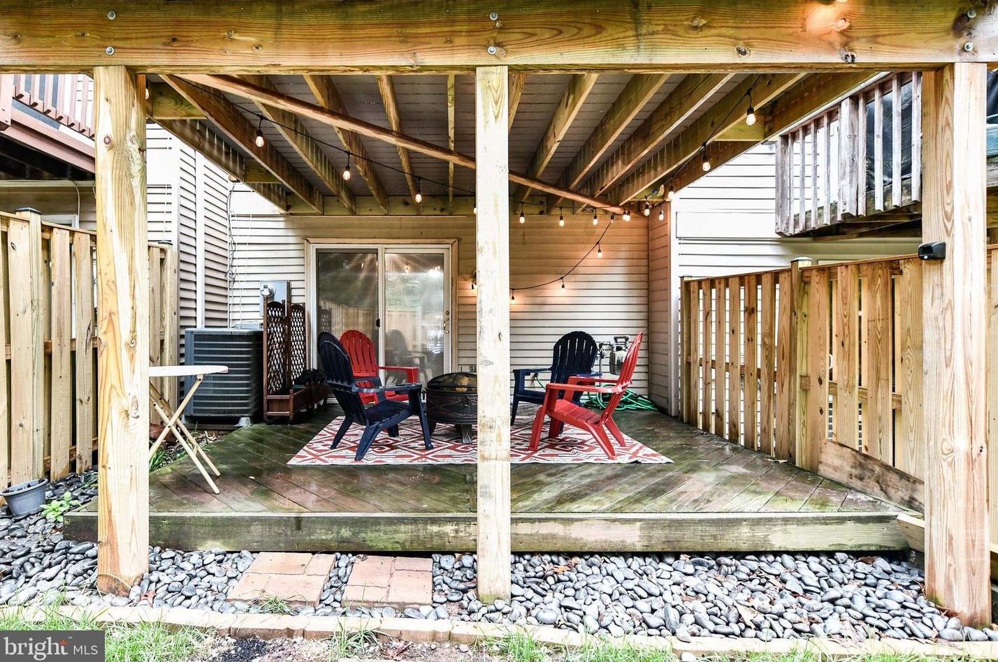 43792 Laburnum Sq, Ashburn VA  20147-5443 exterior