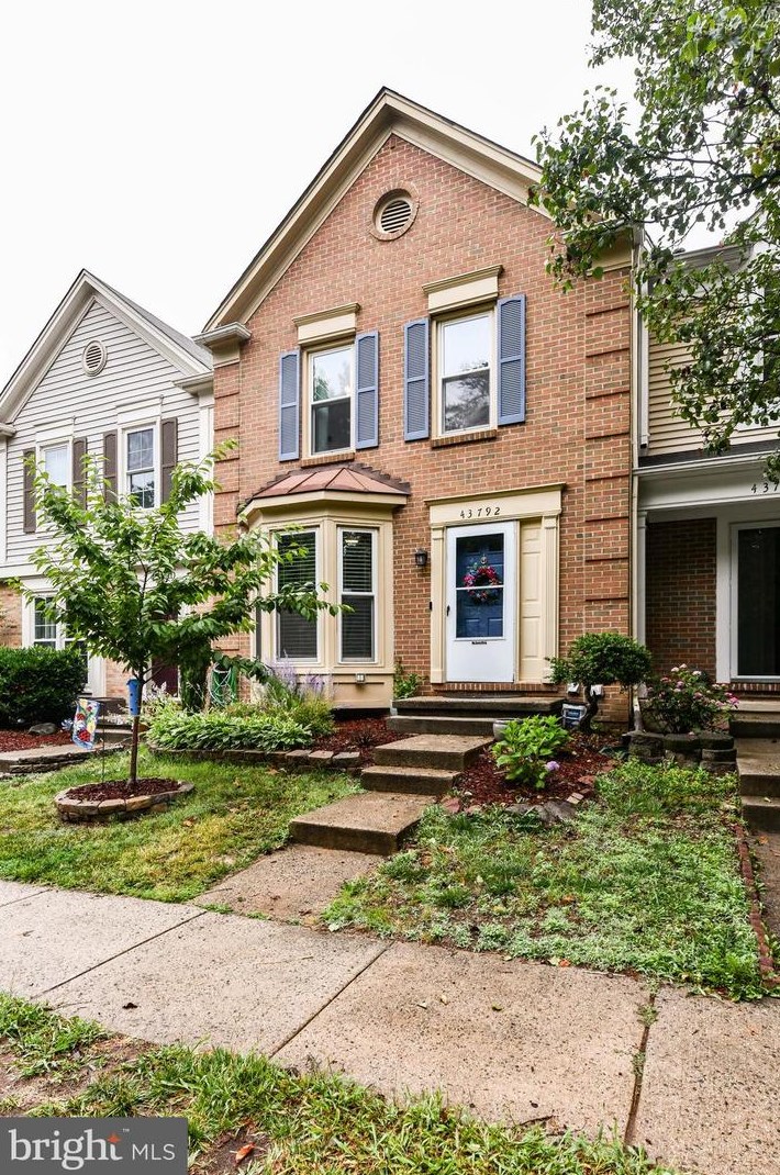 43792 Laburnum Sq, Ashburn VA  20147-5443 exterior