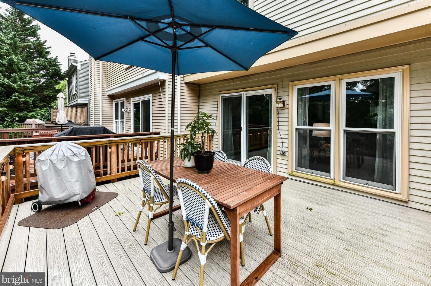 43792 Laburnum Sq, Ashburn VA  20147-5443 exterior