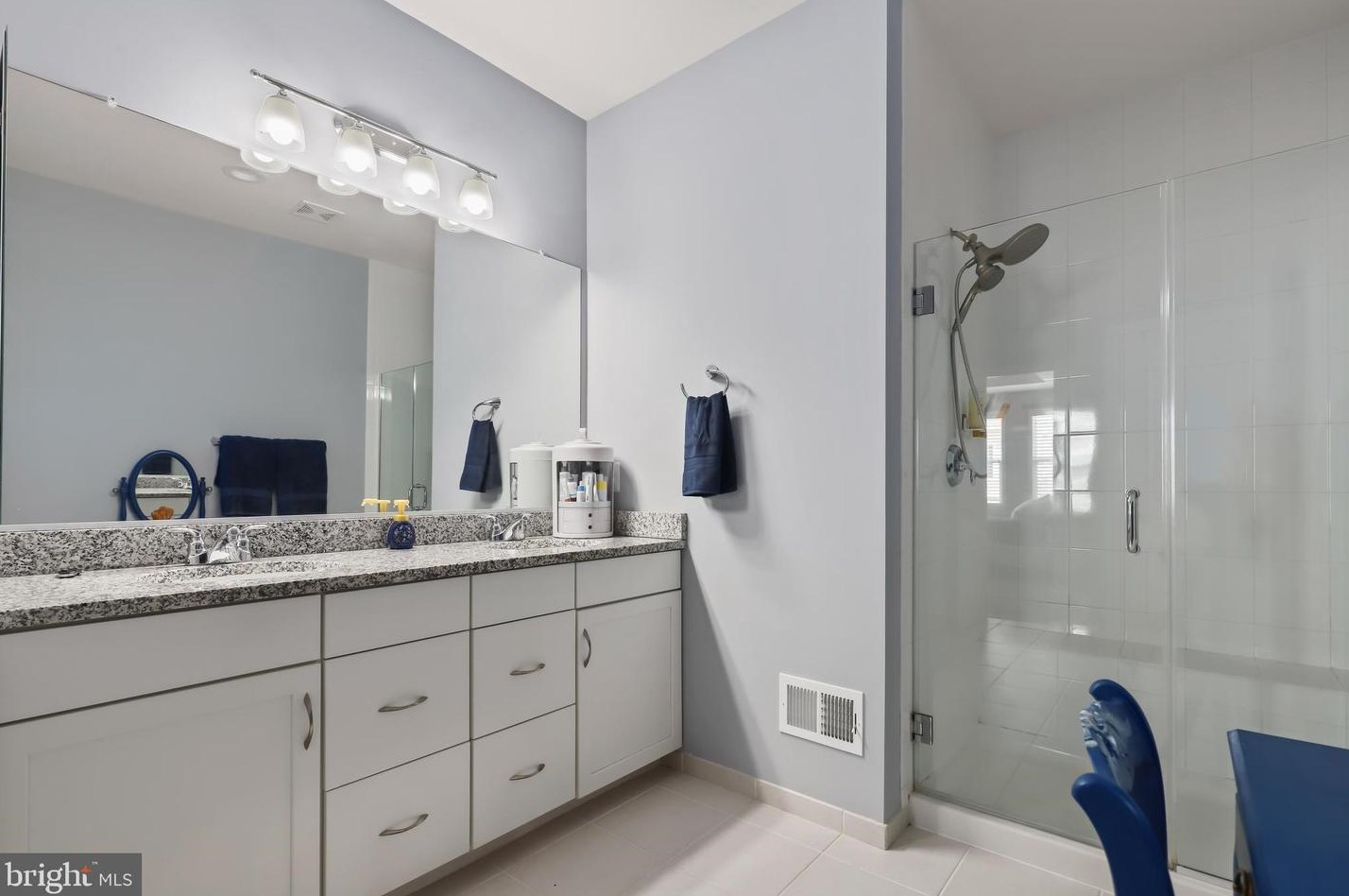 42463 Benfold Sq, Ashburn VA 20148-7610 exterior