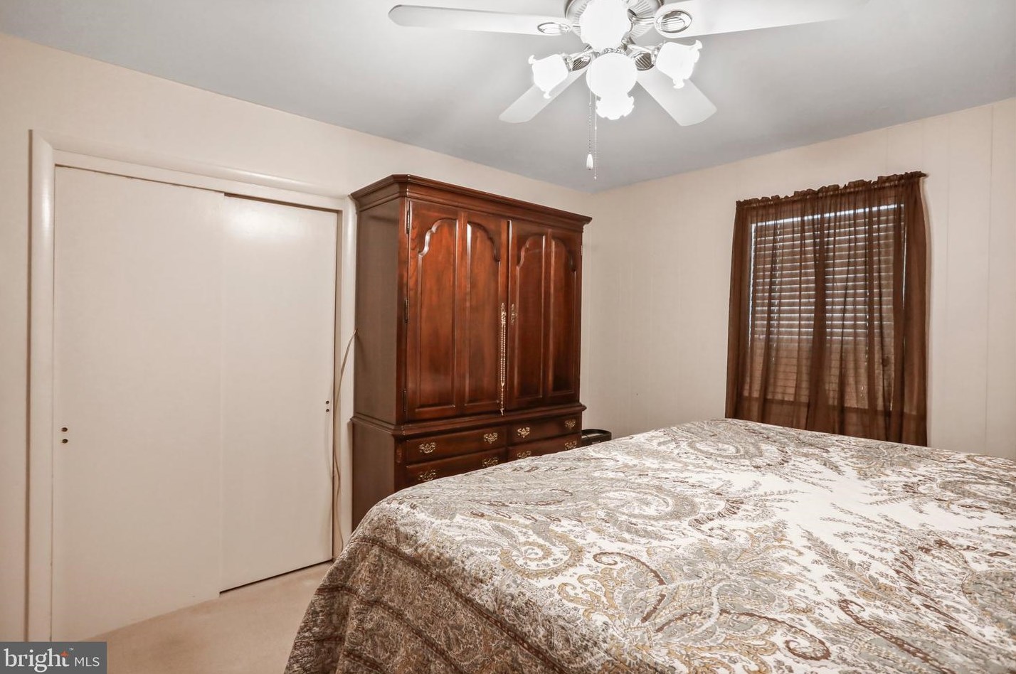 20470 Broad Run Dr, Sterling VA  20165-2511 exterior