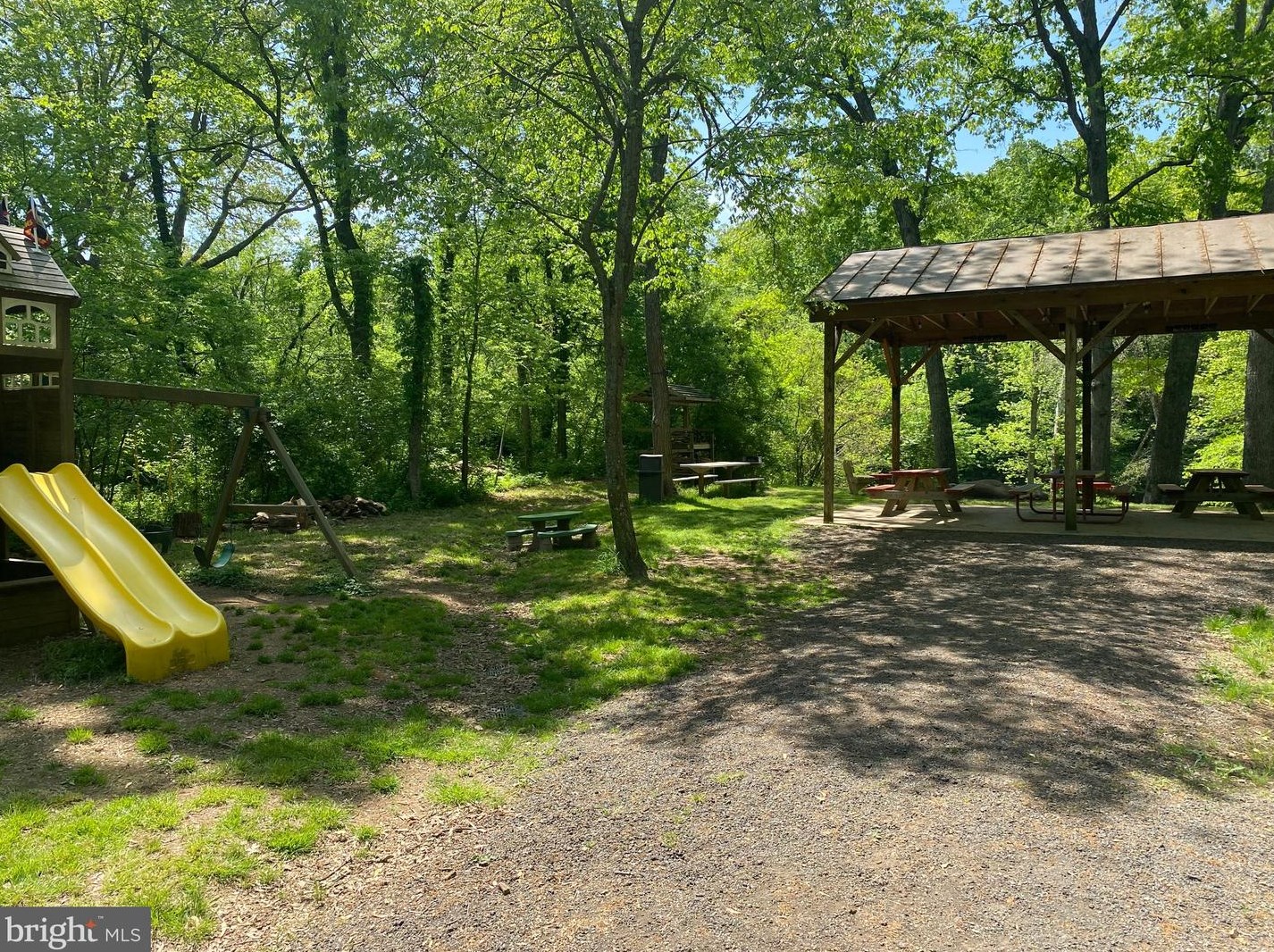 20470 Broad Run Dr, Sterling VA  20165-2511 exterior