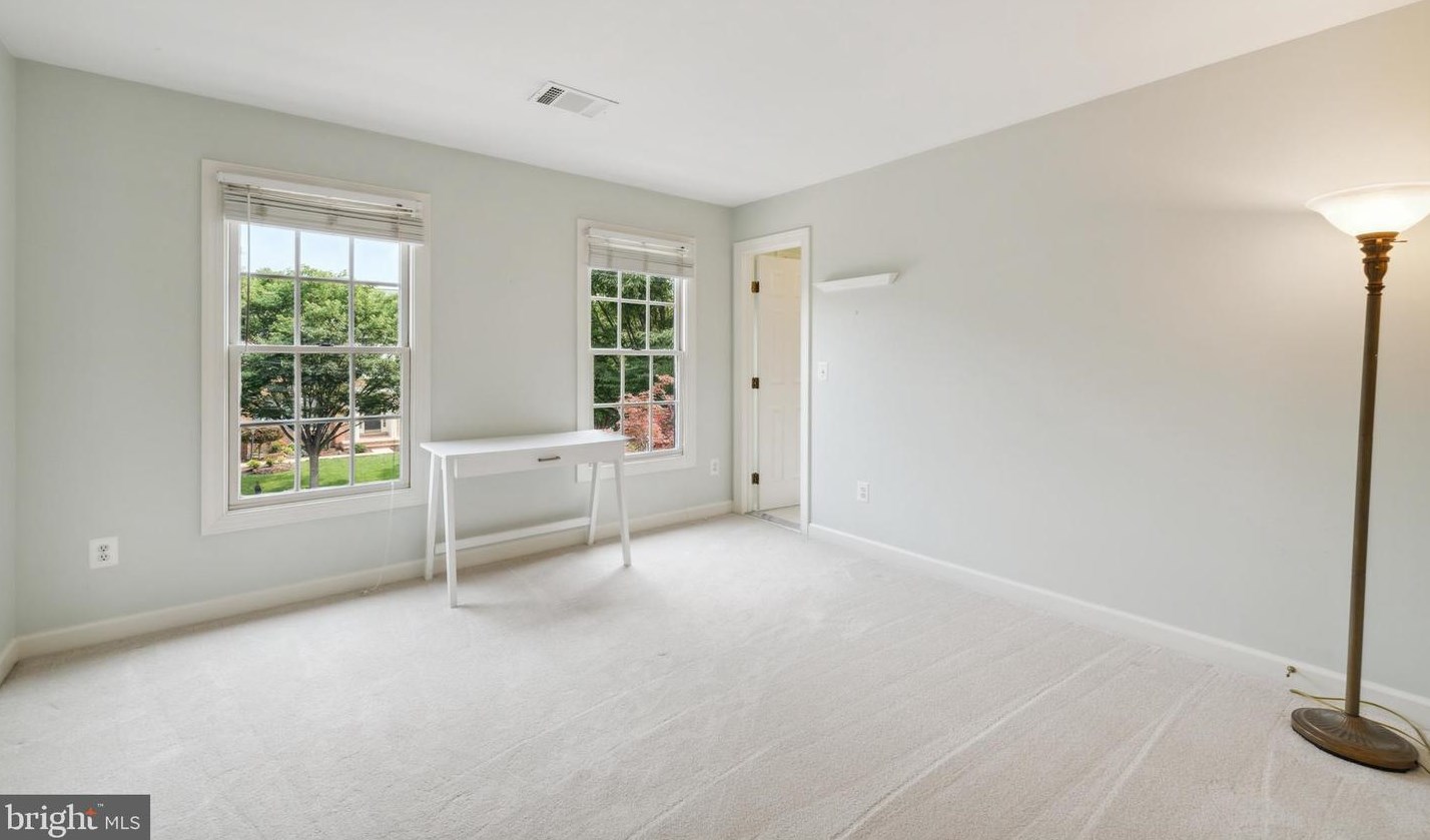 43237 Lighthouse Pl, Fairfax VA 20152-5341 exterior