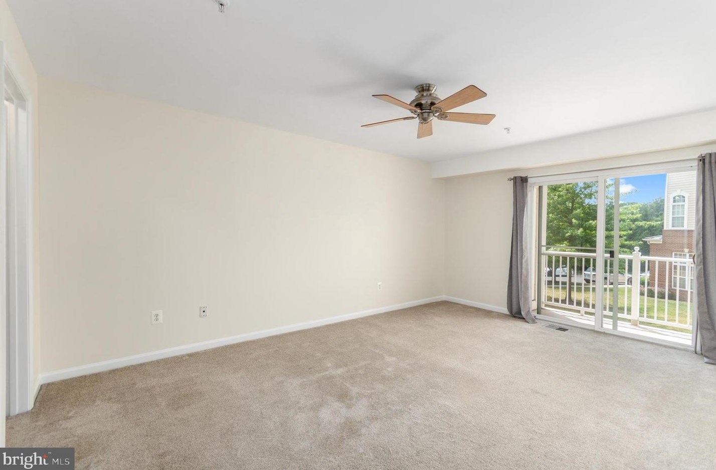 42293 Onyx Ter, Stone Ridge VA  20105-2958 exterior