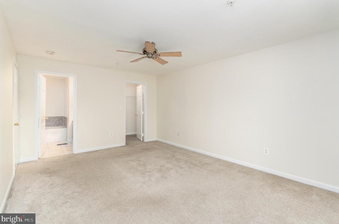 42293 Onyx Ter, Stone Ridge VA  20105-2958 exterior