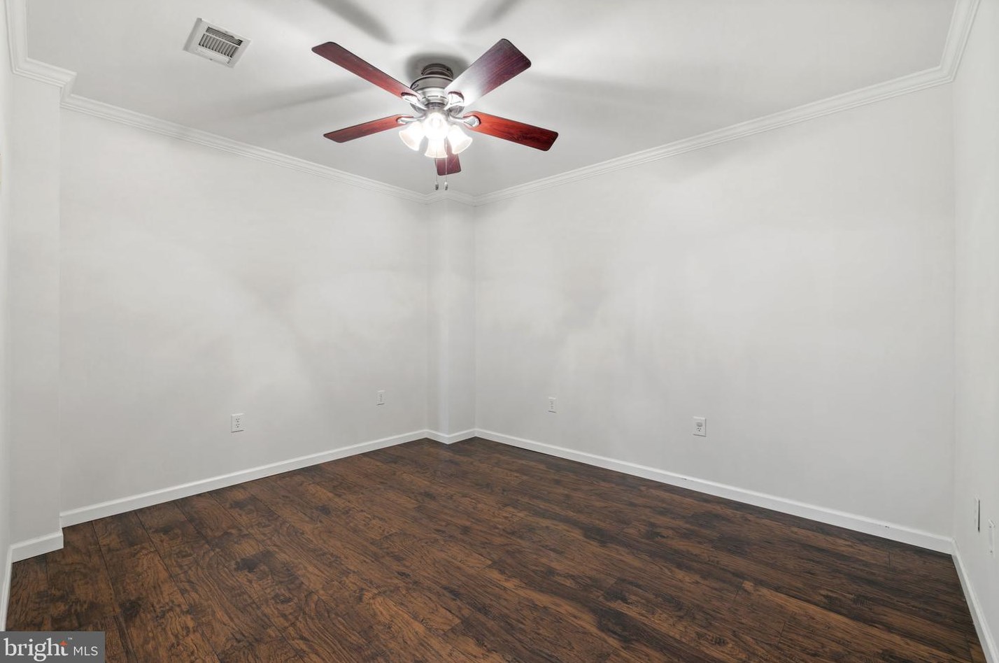 21825 Formosa Sq, Dulles VA  20164-7036 exterior