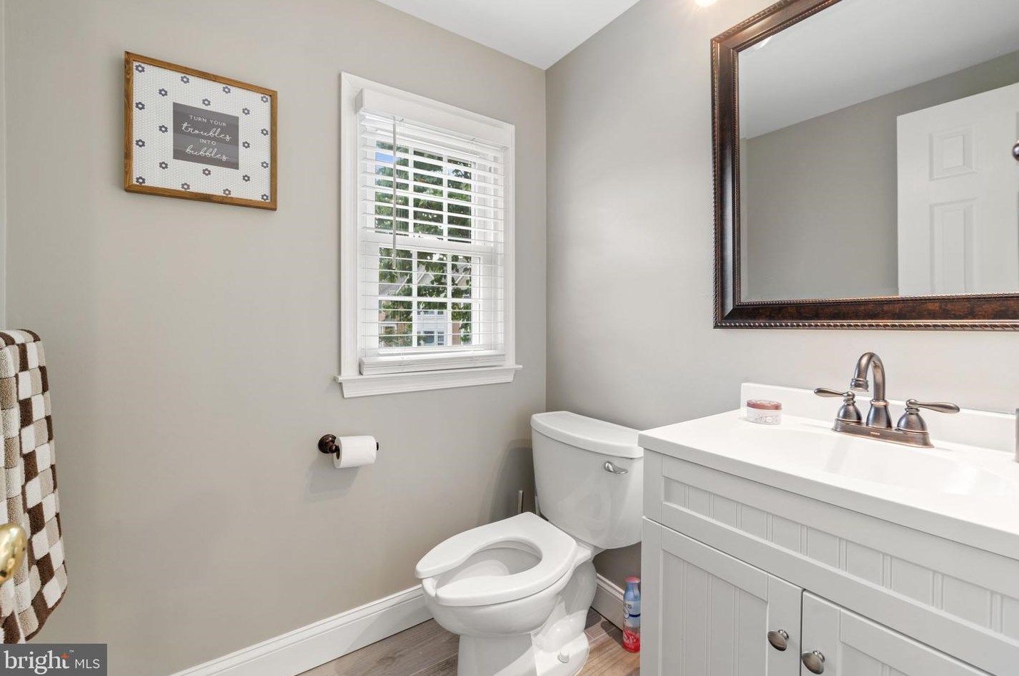 21825 Formosa Sq, Dulles VA  20164-7036 exterior