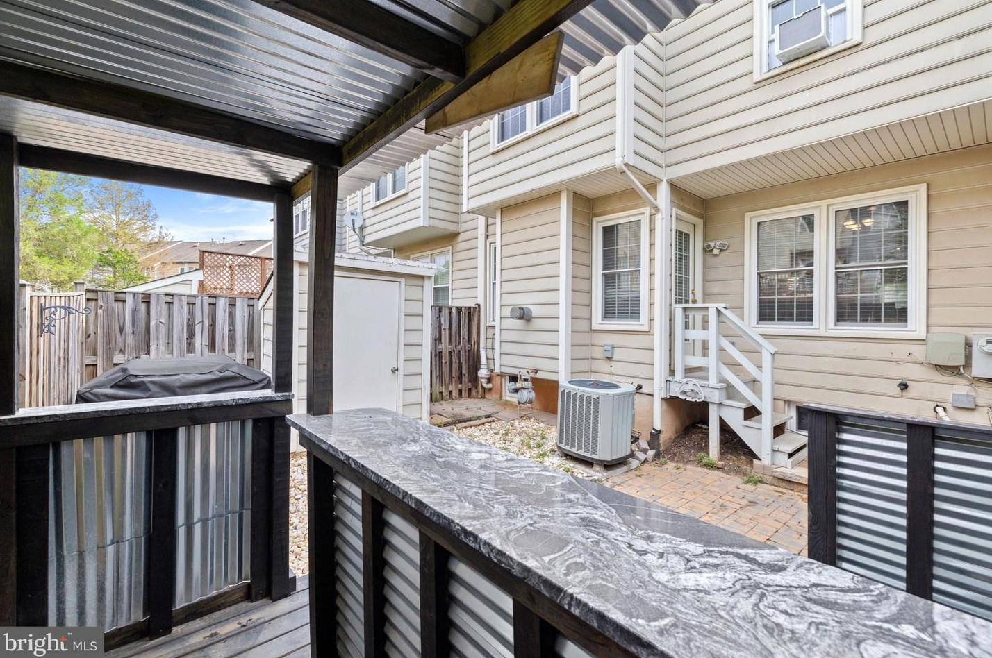 21825 Formosa Sq, Dulles VA  20164-7036 exterior
