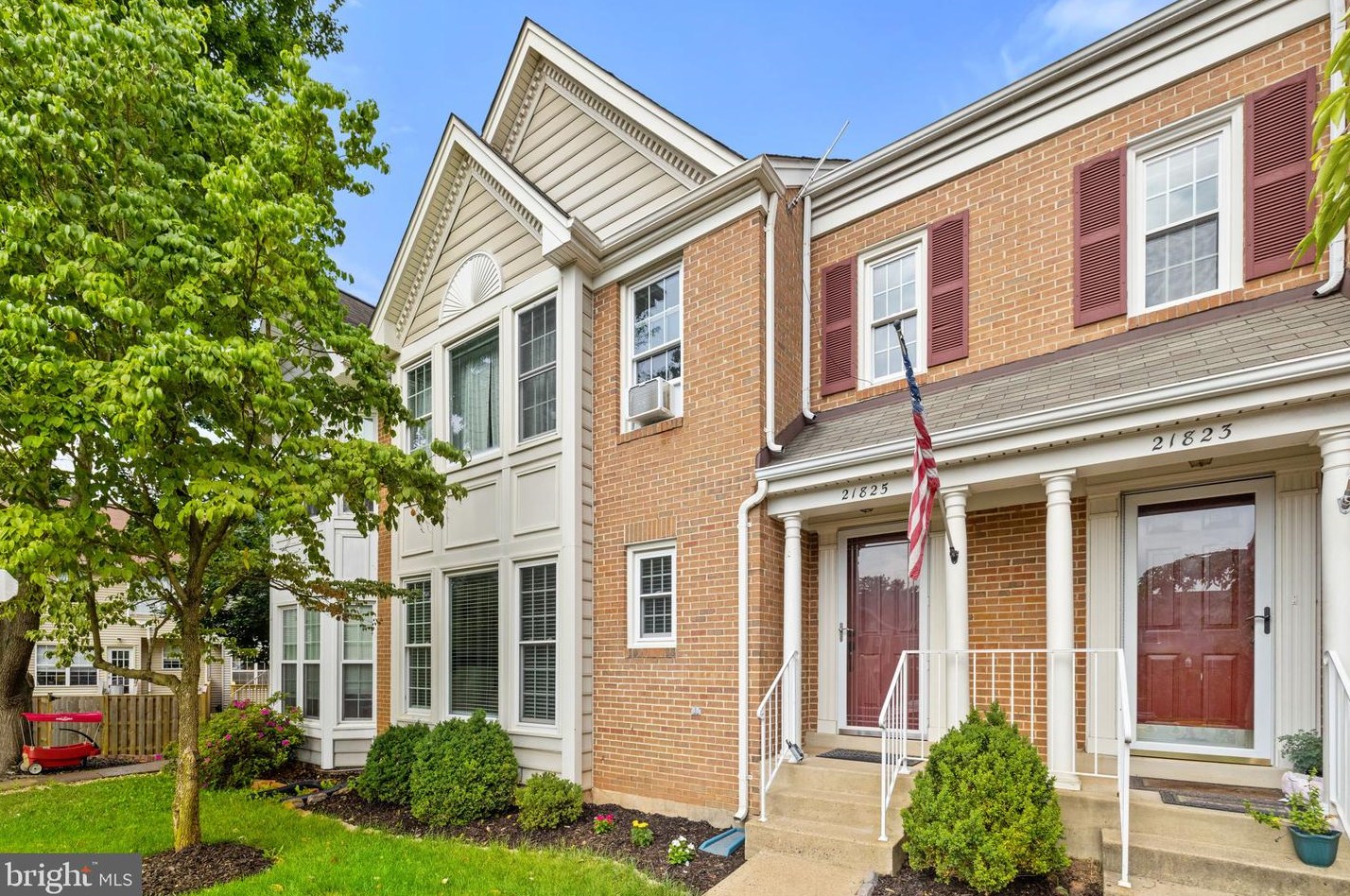 21825 Formosa Sq, Dulles VA  20164-7036 exterior