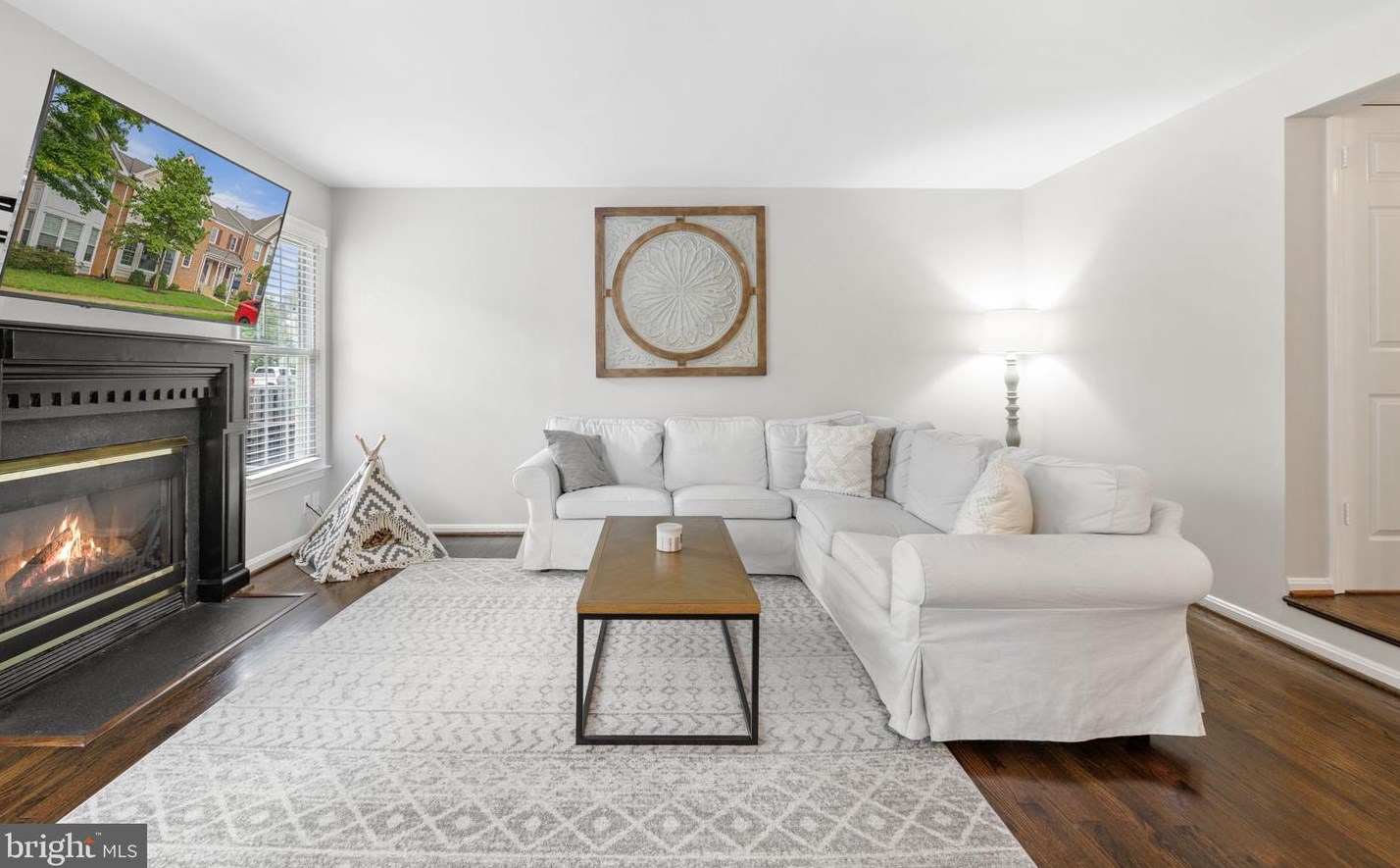 21825 Formosa Sq, Dulles VA  20164-7036 exterior