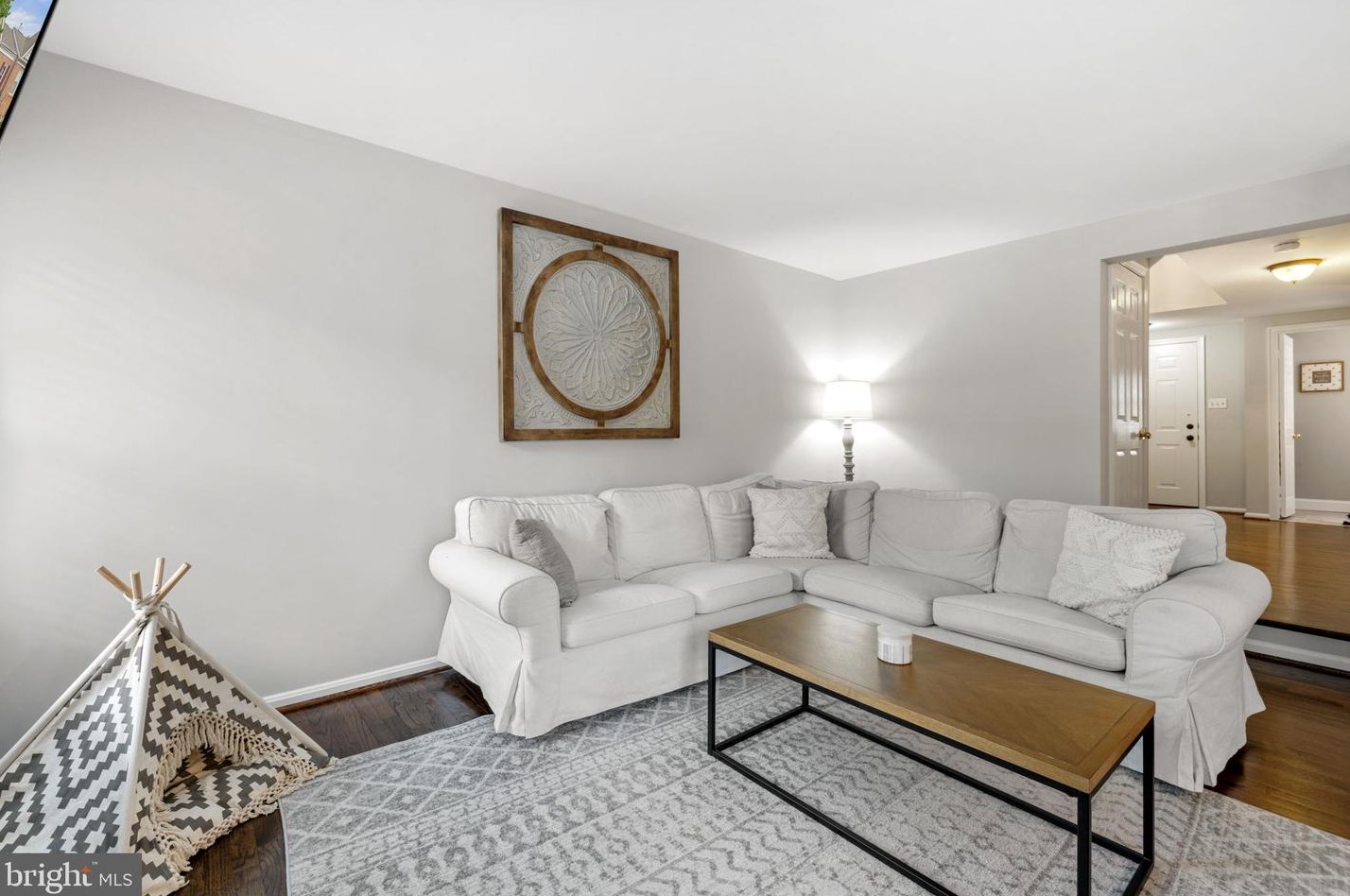 21825 Formosa Sq, Dulles VA  20164-7036 exterior