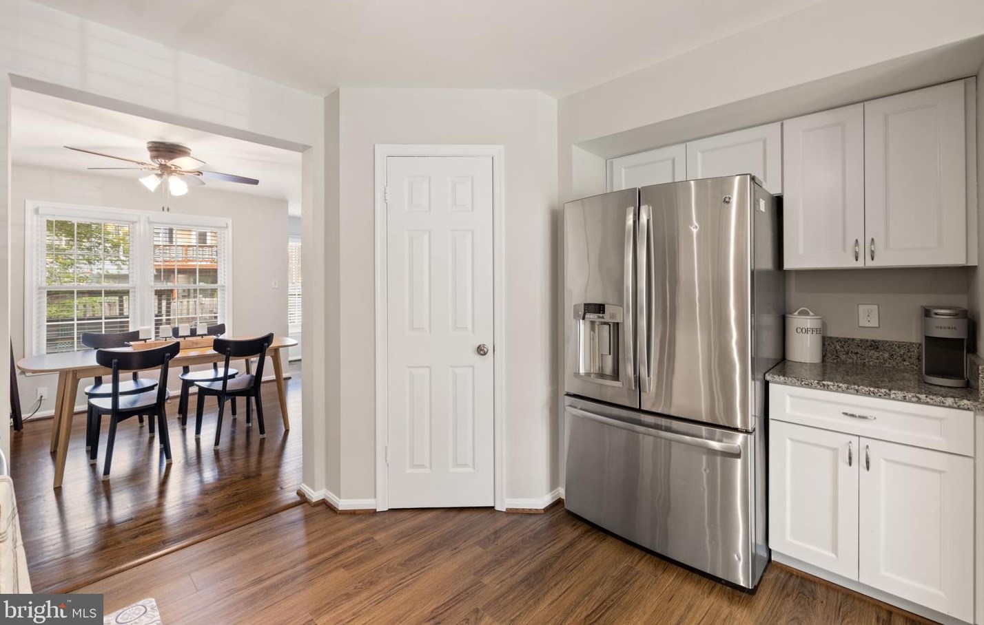 21825 Formosa Sq, Dulles VA  20164-7036 exterior