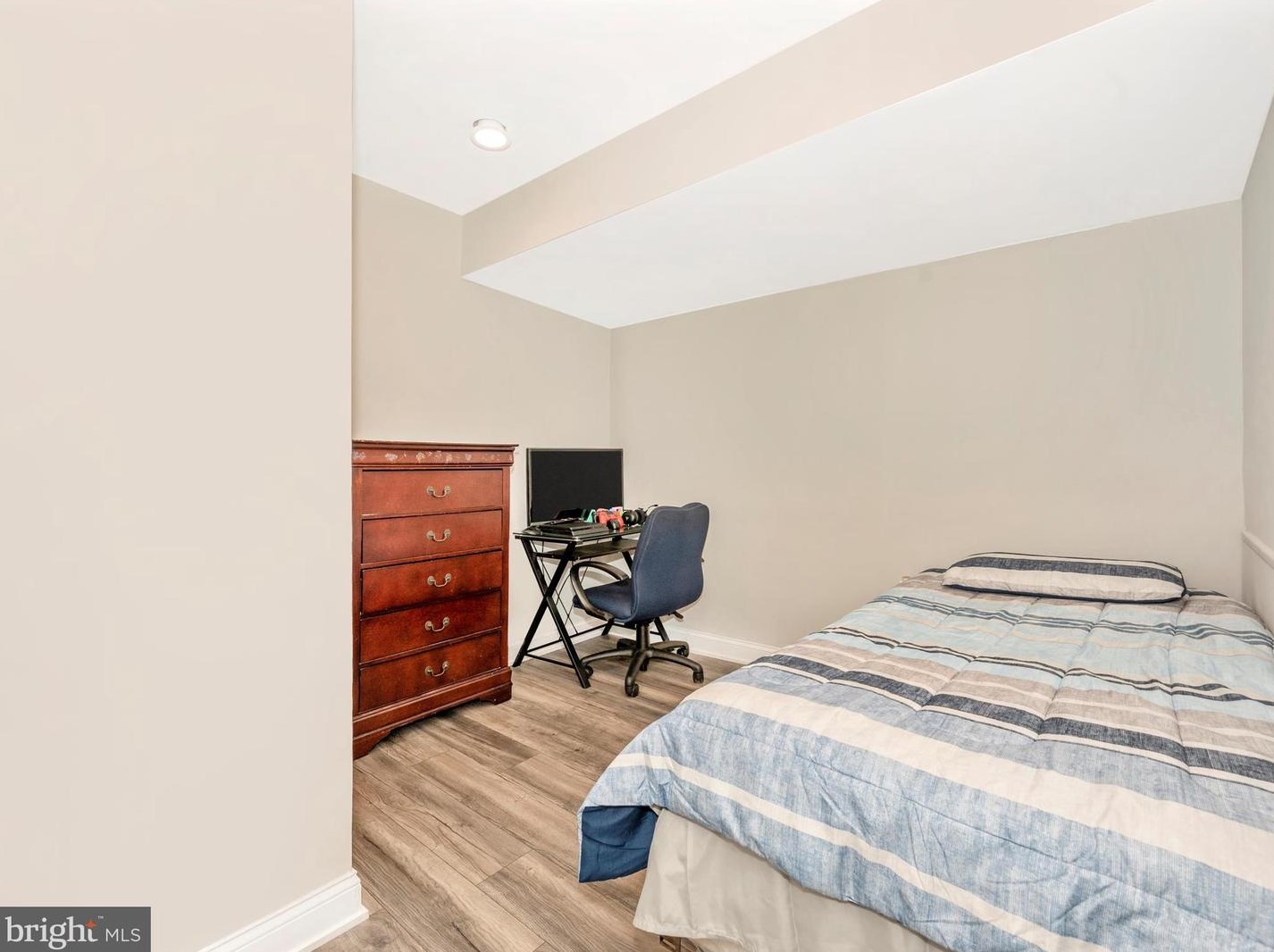 806 Brethour Ct, Dulles VA  20164-1438 exterior