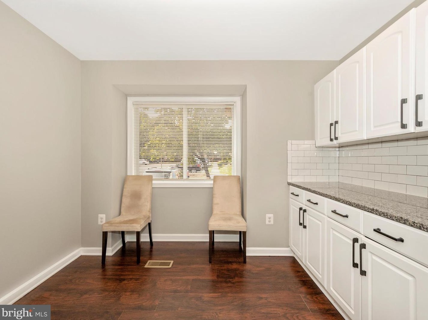 806 Brethour Ct, Dulles VA  20164-1438 exterior