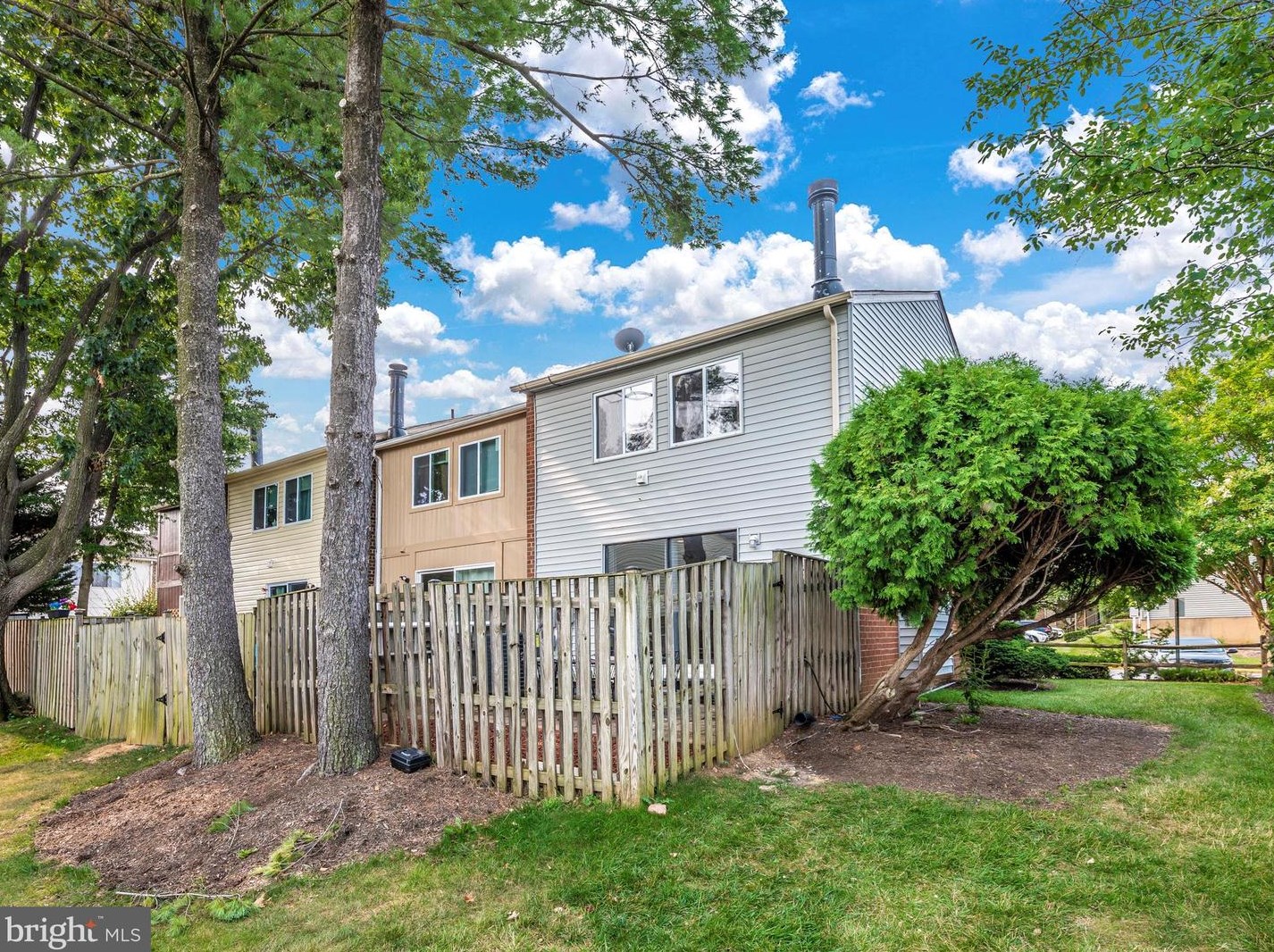 806 Brethour Ct, Dulles VA  20164-1438 exterior