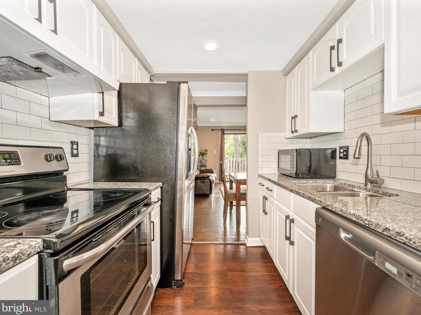 806 Brethour Ct, Dulles VA  20164-1438 exterior