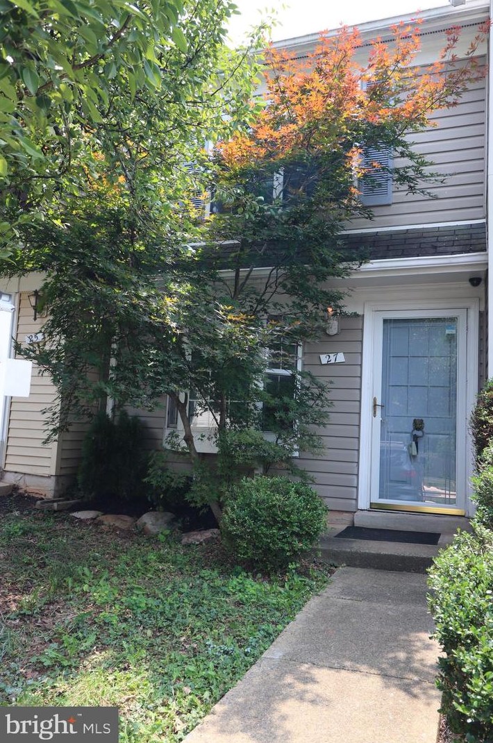 27 Southall Ct, Dulles, VA 20165-5781