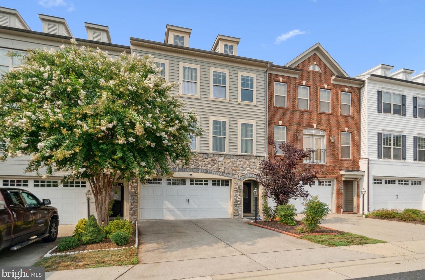 22201 Falling Ter, Ashburn, VA 20148