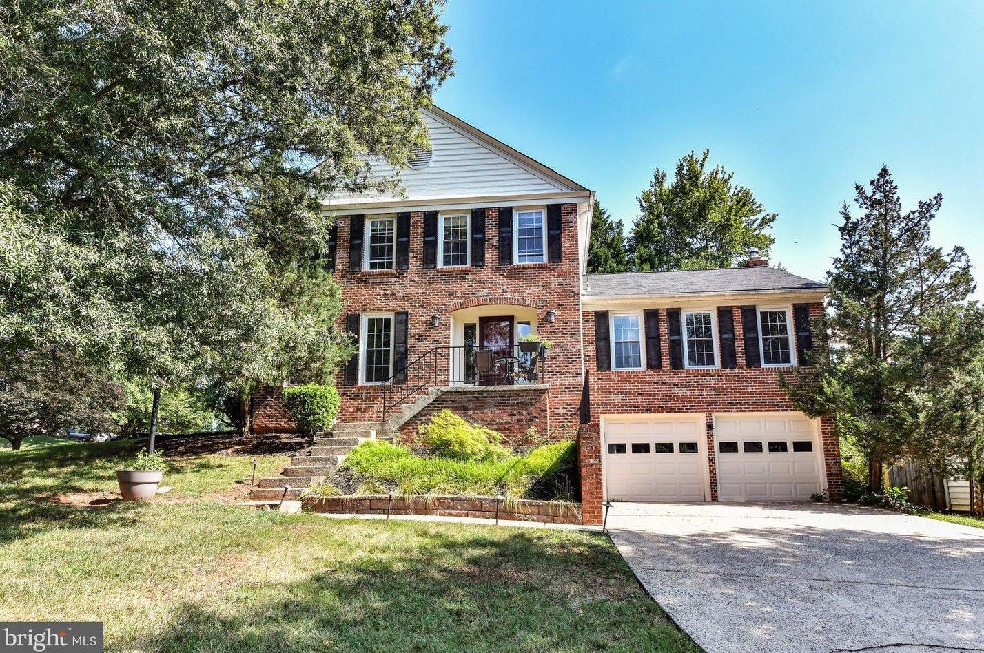 184 Heather Glen Rd, Dulles, VA 20165-5800