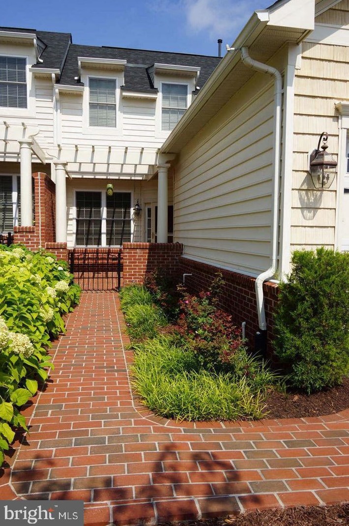 44360 Oakmont Manor Sq, Ashburn, VA 20147-5539