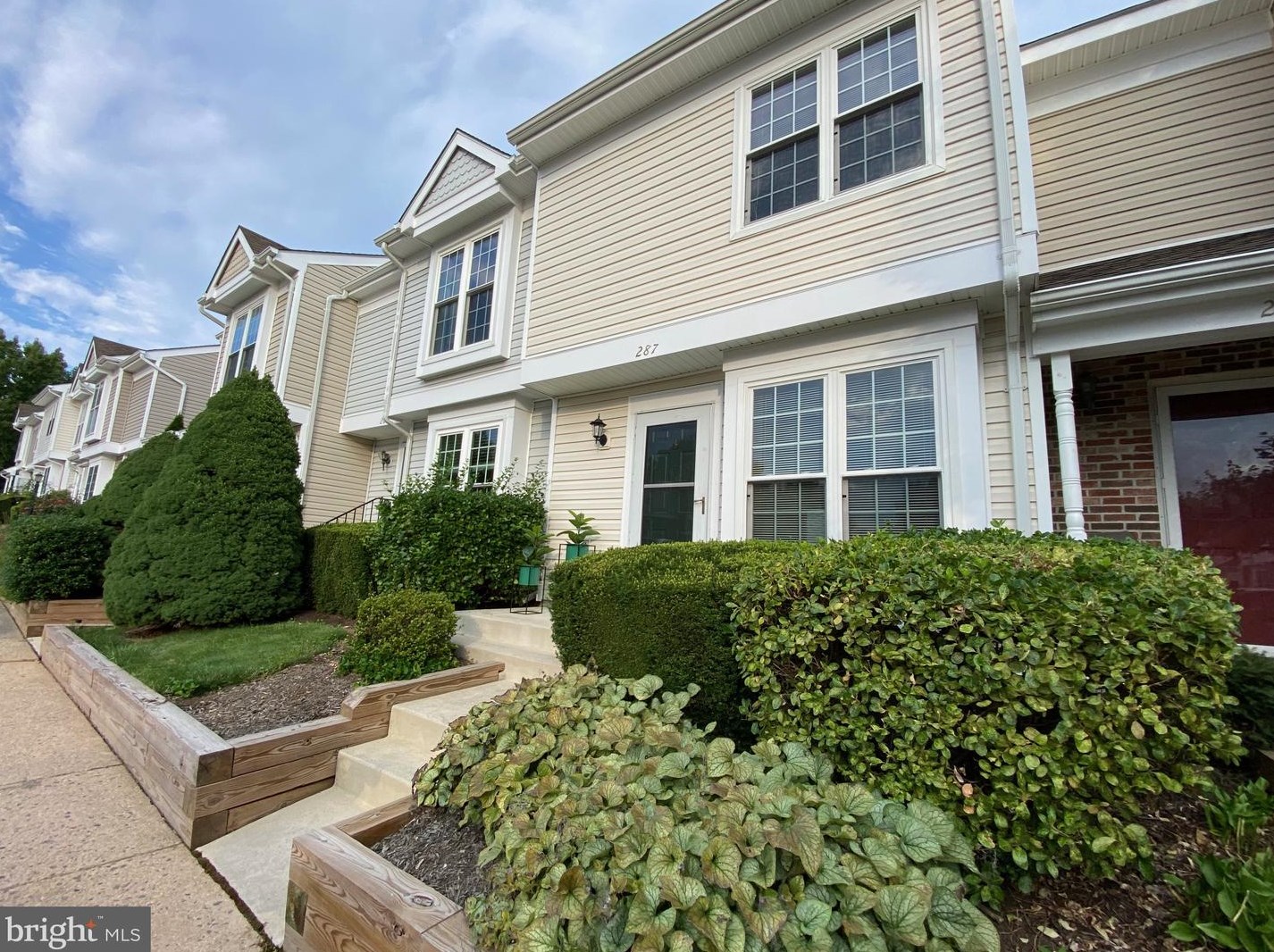 287 Sedgemoor Sq, Dulles, VA 20164-3257