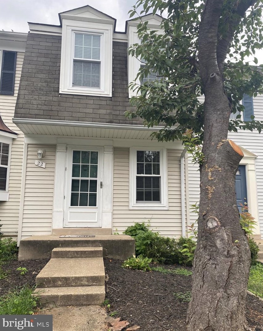 22 Alden Ct, Dulles, VA 20165